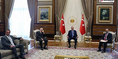 Cumhurbaşkanı Erdoğan,iş insanları Rahmi Koç ve Ali Koç ile görüştü
